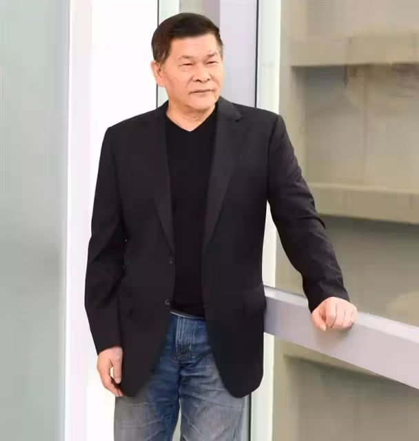 65歲澎恰恰被曝離婚！欠債2.4億幾度想不開，妻子曾跪地哭求別借錢