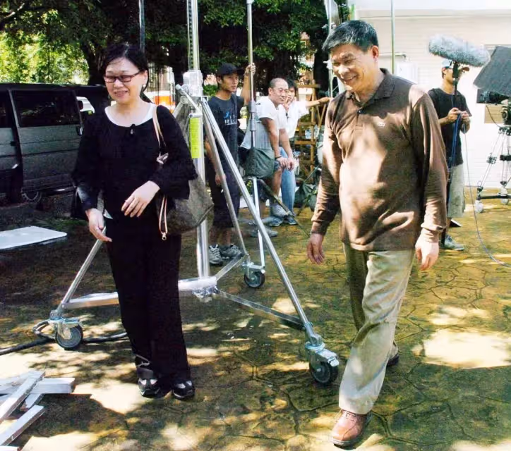 65歲澎恰恰被曝離婚！欠債2.4億幾度想不開，妻子曾跪地哭求別借錢