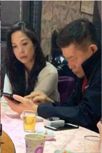 65歲澎恰恰被曝離婚！欠債2.4億幾度想不開，妻子曾跪地哭求別借錢