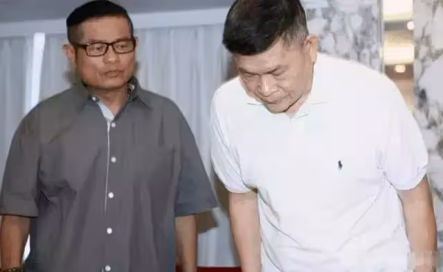 65歲澎恰恰被曝離婚！欠債2.4億幾度想不開，妻子曾跪地哭求別借錢