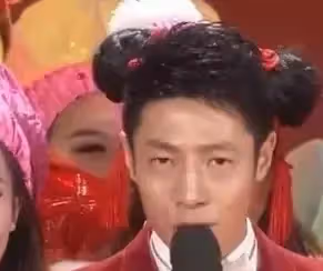 明星錯位圖有多搞笑?撒貝寧郭德綱沒啥,何炅這張真沒忍住