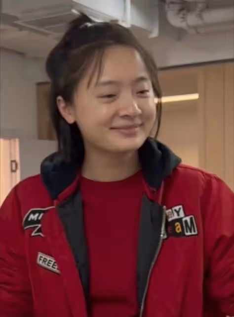 孫銥產子未滿兩月就工作,面露難色眼眶泛紅,素顏出鏡被指像大媽