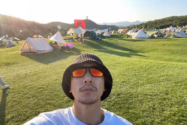 張亮寇靜被曝復婚，帶兒子一同回家超溫馨，14歲天天身高超亮眼！