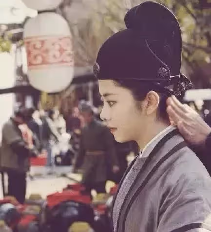 有一種「童顏少女」叫譚松韻
