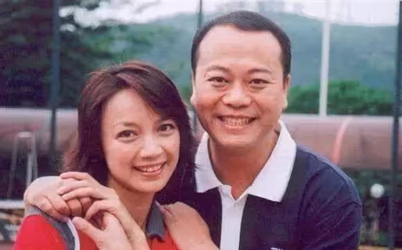 與女友相愛21年,婚後才知老婆身價700億,入贅當上門女婿