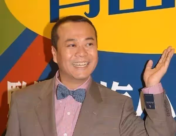 與女友相愛21年,婚後才知老婆身價700億,入贅當上門女婿