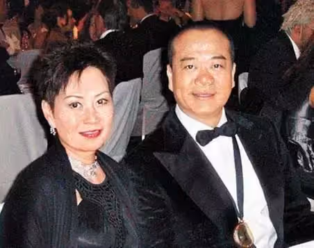 與女友相愛21年,婚後才知老婆身價700億,入贅當上門女婿