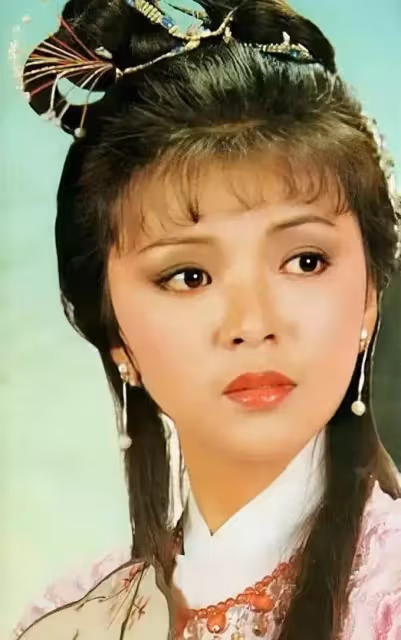 劉德華最愛的小龍女陳玉蓮,與周潤發戀愛,為何遭到周媽媽反對?