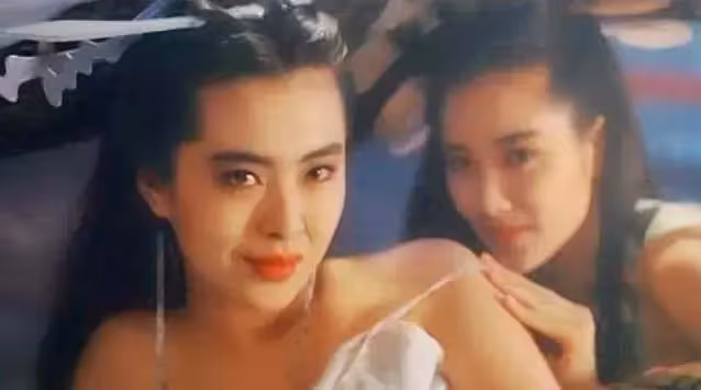 王祖賢30年前在故宮拍照,沒想到後面的群演,如今竟成了當紅明星