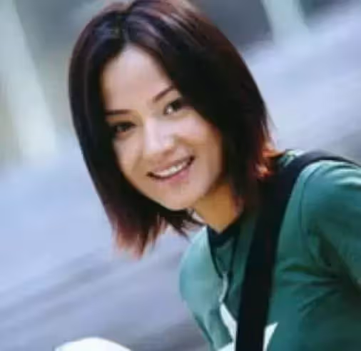 王祖賢30年前在故宮拍照,沒想到後面的群演,如今竟成了當紅明星