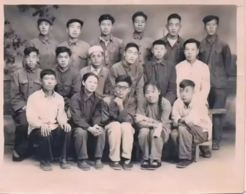 老同學你在嗎?80歲爺爺錯發簡訊「誤傳給陌生高中生」 意外變忘年之交「揭開動人往事」結局感動全網