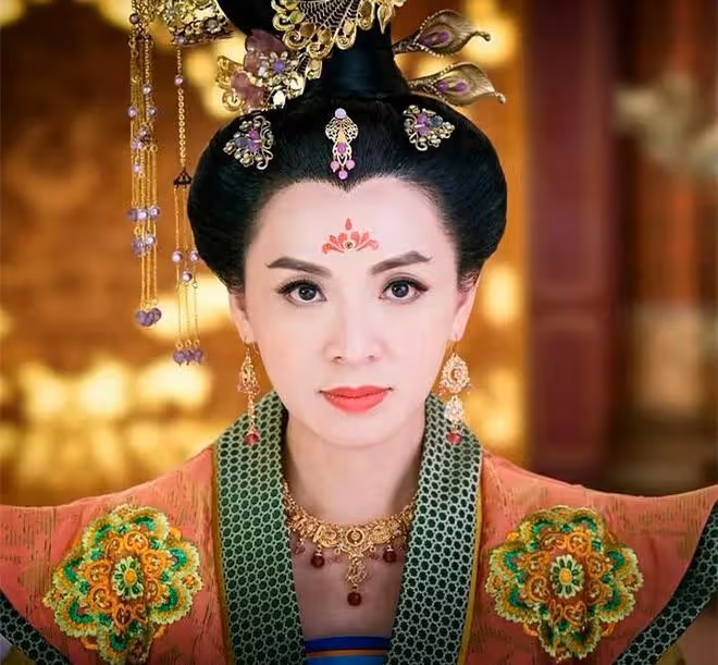 恭喜!48歲女星陳煒宣布再婚,婚禮不會鋪張,小5歲男友離異有娃