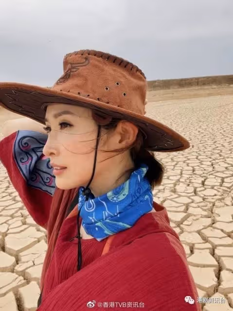 鄧萃雯內地慶祝56歲生日!陳貝兒榮獲「感動中國2021年度人物」