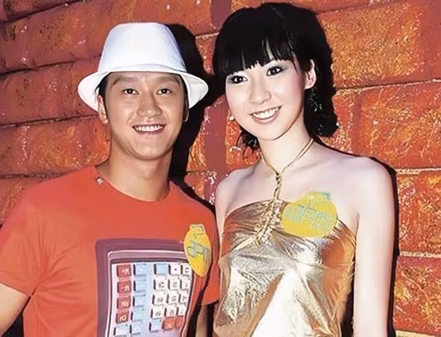 恭喜!38歲香港知名歌手宣布結婚,新婚妻子未婚先孕已三個月