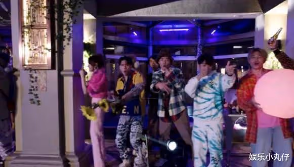 知名男星無視疫情執意拍攝,致百人感染,網友:悲劇再次上演