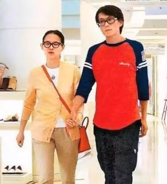 女兒長相不隨「醜爹」,8位貌美如花的星二代,張藝謀女兒上榜