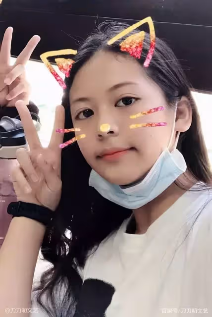 被質疑非親生!翁虹女兒曾被酸「浪費媽媽基因」今13歲顏值逆襲「五官立體酷似阿嬌」美翻衆人♥