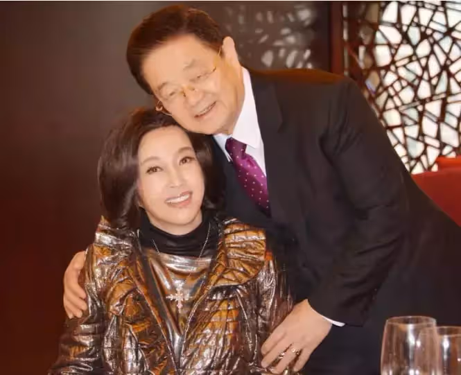 60歲再當新娘！劉曉慶「3次婚姻2段情皆落空」　晚年遇真愛：沒辦法不嫁「他太寵我了」！