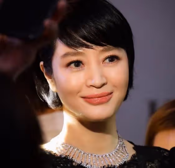 是GD的女神、為吸血鬼母親還債:影后金惠秀跌跌撞撞的人生