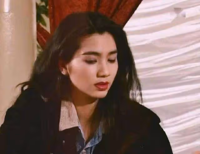 美貌引「李嘉欣嫉妒」!未婚生子男方卻不認 後帶兒「嫁小10歲老公」又被好友插足:愛人先愛己