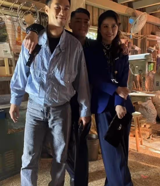 46歲林心如穿超短裙玩性感!穿超短裙秀大長腿,性感又霸氣,網友:C位氣場全開