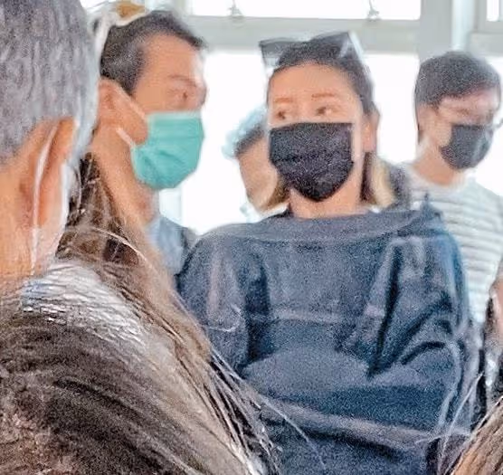 38歲男星奉子成婚!與小3歲女友戀愛才半年,求婚跪地送花太浪漫