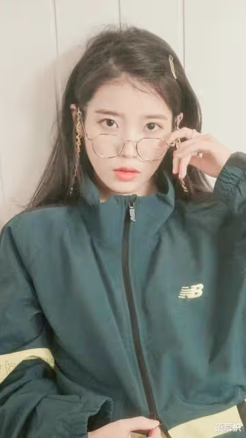 國民妹妹李知恩,韓國第一女solo, 15歲出道還債憑實力成為頂級「富婆」