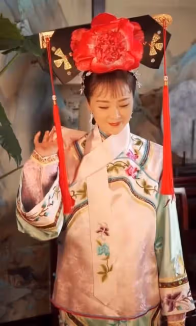 回憶殺!48歲王艷再扮晴兒,眉目如畫眼神清澈,眼眶凹陷難掩衰老
