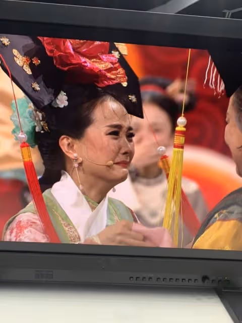 回憶殺！48歲王艷再扮晴兒，眉目如畫眼神清澈，眼眶凹陷難掩衰老