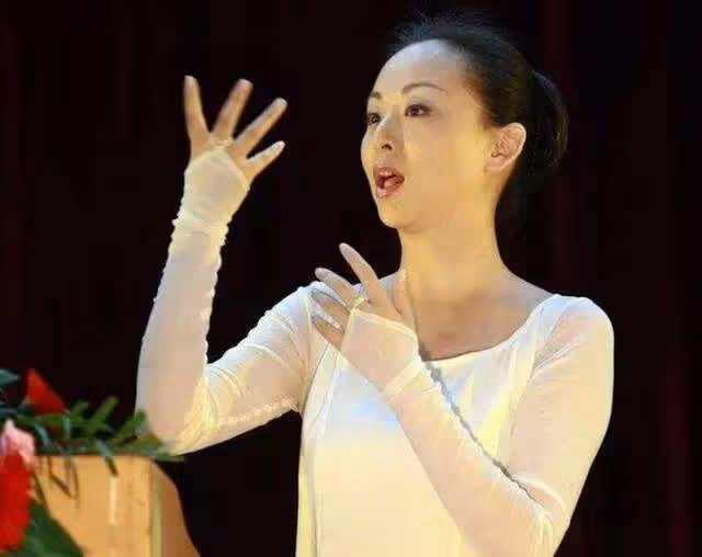 45歲邰麗華罕露面!現身冬殘奧開幕式彩排,容顏未改被贊依舊漂亮