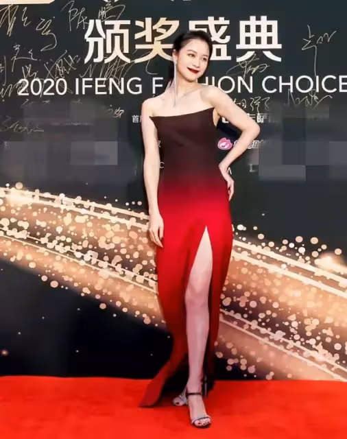 女明星紅毯上的「半遮半掩」，美的性感朦朧，穿得丑的像村婦進城