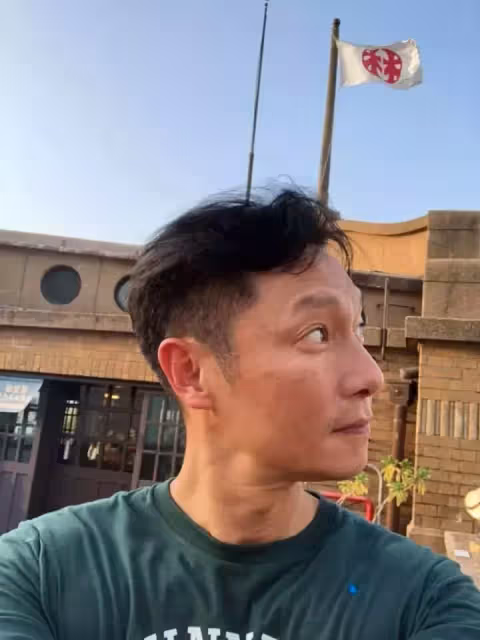 一台車開20年！謝祖武從小窮怕「曾靠片場打包剩菜」餵飽肚子 20歲「領悟發大財捷徑」富裕仍節儉