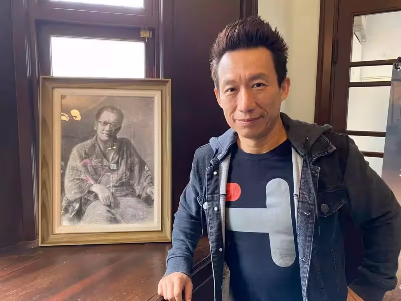 哥哥是建中學霸！郭子乾「出身書香世家」被鄰居酸：成績差太多 校長爸「不拿兩兄弟比較」養出年收千萬模仿天王