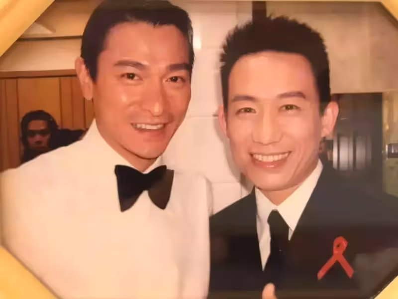 哥哥是建中學霸！郭子乾「出身書香世家」被鄰居酸：成績差太多 校長爸「不拿兩兄弟比較」養出年收千萬模仿天王