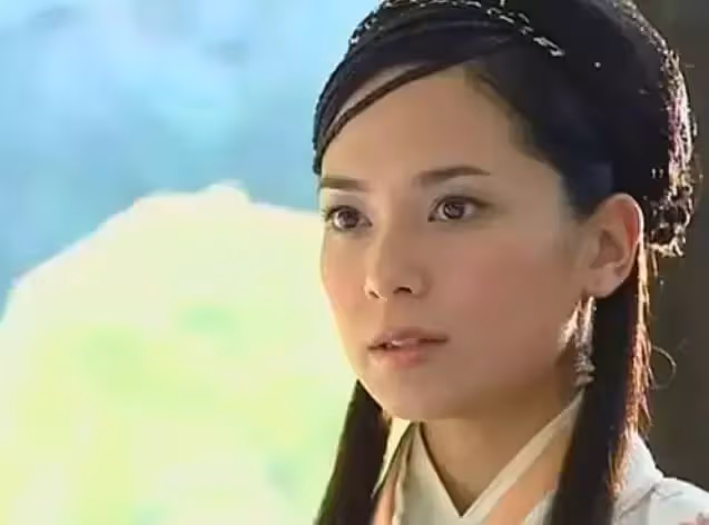 曾是無線當家花旦!事業巔峰「閃婚閃孕」堅持下嫁窮小子 今45歲隱退「相夫教子」生活幸福美滿