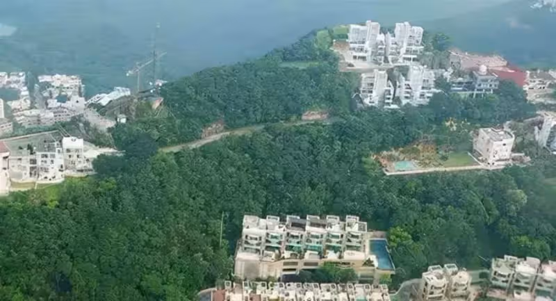 賭王外孫女秀山頂豪宅,遊艇風景盡收眼底,何超瓊曾居住豪宅之中
