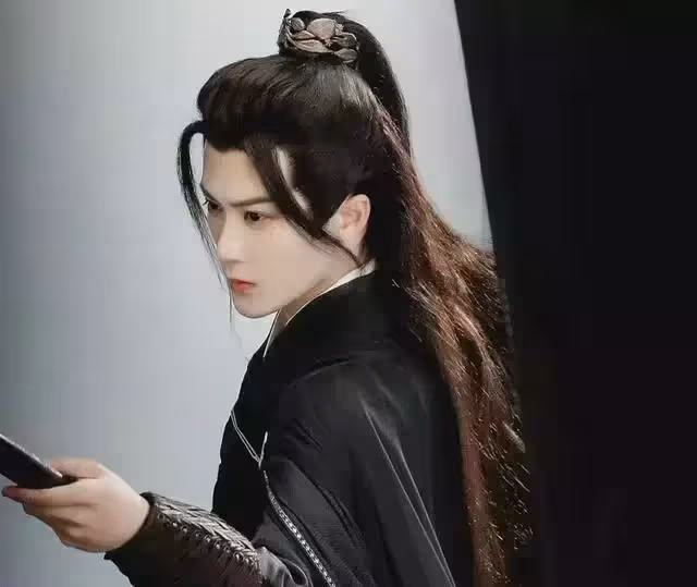 網傳楊紫將出演《長相思》，搭檔三位高顏值男神！