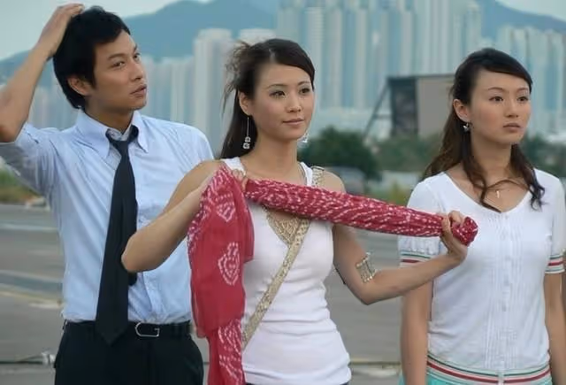 香港知名女星罕見曬近照！雙頰凹陷骨瘦如柴，經歷喪母和喪夫之痛