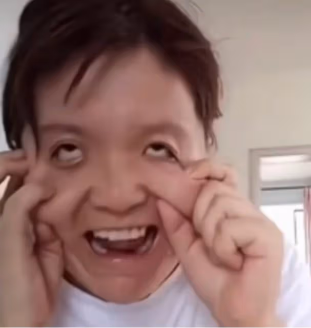 人民網點評劣跡網紅，改頭換面就能再戰江湖，無疑是對公眾的愚弄