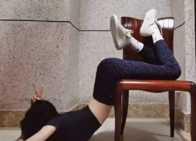 拿腰說事,最細35CM!女演員的腰,都成精了,熱巴驚豔卻非最細!
