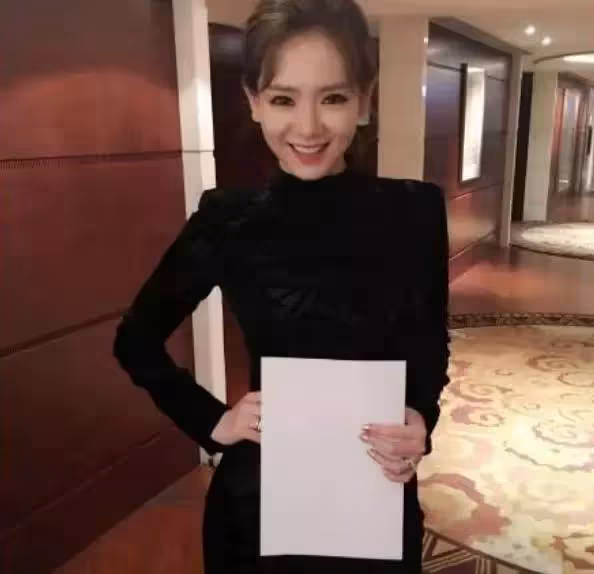 拿腰說事,最細35CM!女演員的腰,都成精了,熱巴驚豔卻非最細!