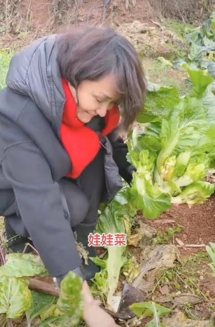 奧運冠軍高敏低調逛菜市場，一塊五一兩直言好貴，打扮樸實無人識