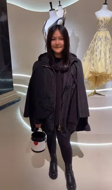 李湘帶王詩齡去高端會場!母女渾身珠寶奢侈品,暴瘦變美越長越像