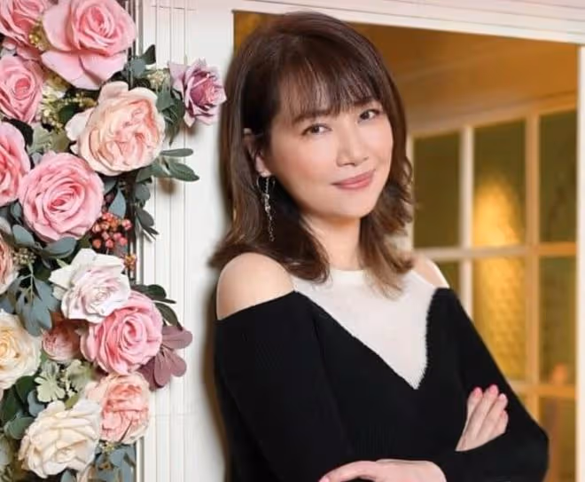 溫兆倫前女友宣布全面復出,哭訴曾被未婚夫背叛!53歲單身沒兒女