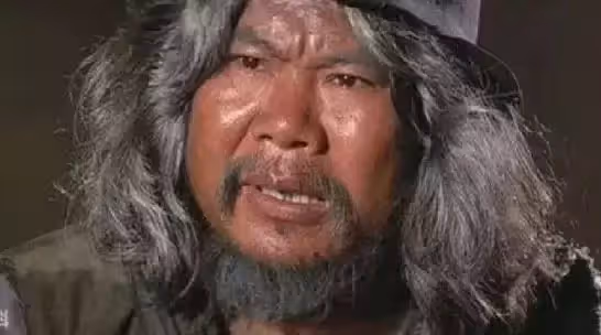 曾是李小龍摯友!他淪配角命一生無名「下苦功栽培兒」 如今「子不負眾望成巨星」為父爭光 !