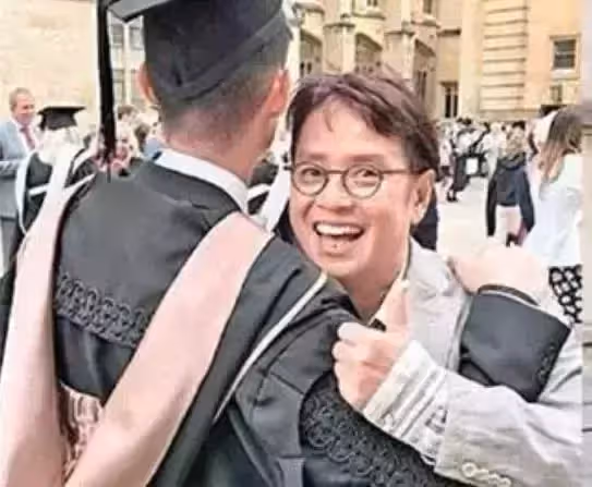 同是私生孩子：成龍女兒生活落魄，而他卻考上牛津大學，「繼承數億財產」 ！網友：為什麼差別那麼大？