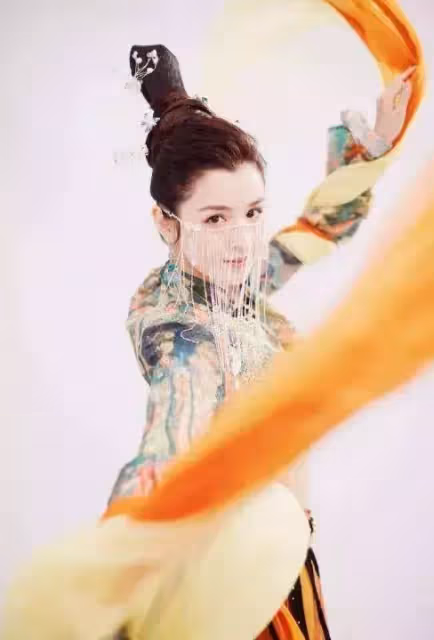 新疆4大美女重新大洗牌,迪麗熱巴被打敗落榜,24歲美女登頂冠軍一夜爆紅全網:4000年難得一遇