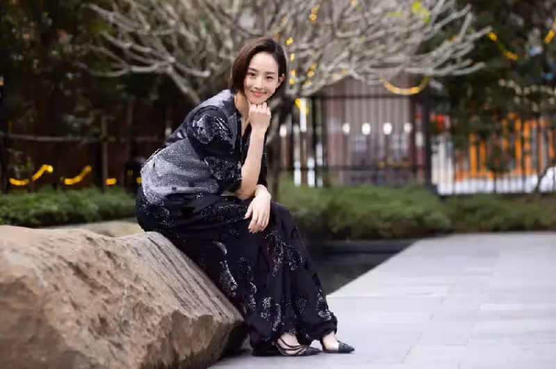 女神怎麼了?張鈞甯「素顏現身街頭」瘦成紙片人 與昔日模樣差據大「無奈吐真相」:有不得已苦衷
