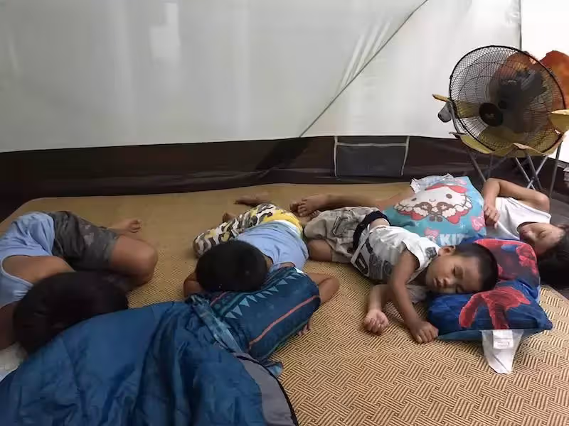 最小孩子才6歲!超人媽媽「一打四環島45天」 放養睡帳篷「玩到衣服都變黑」:媽媽是最棒職業
