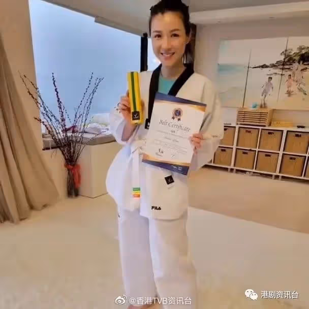 一大三小孩!陳茵媺全家挑戰視像跆拳道考試晉級